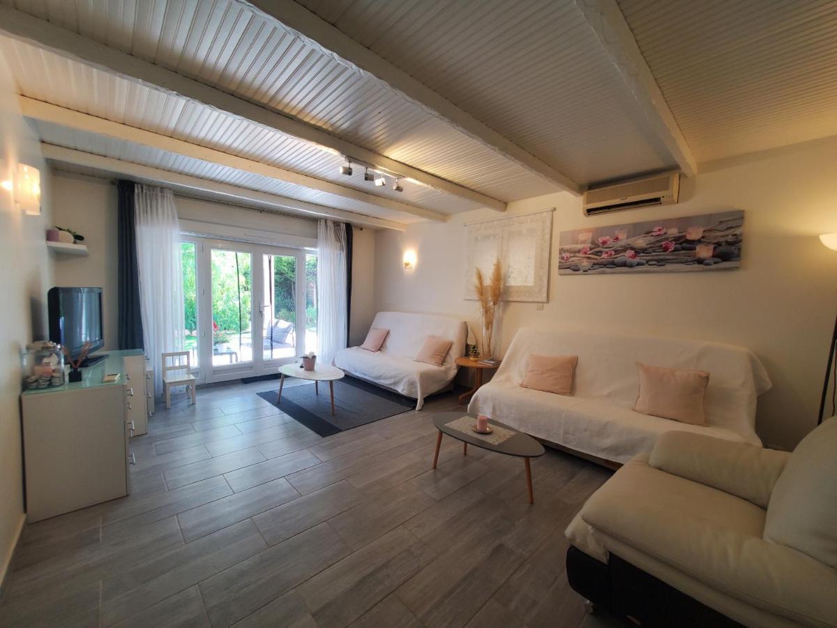 Port T2 58m2 Climatise Avec Terrasse, Parki Appartement Fréjus