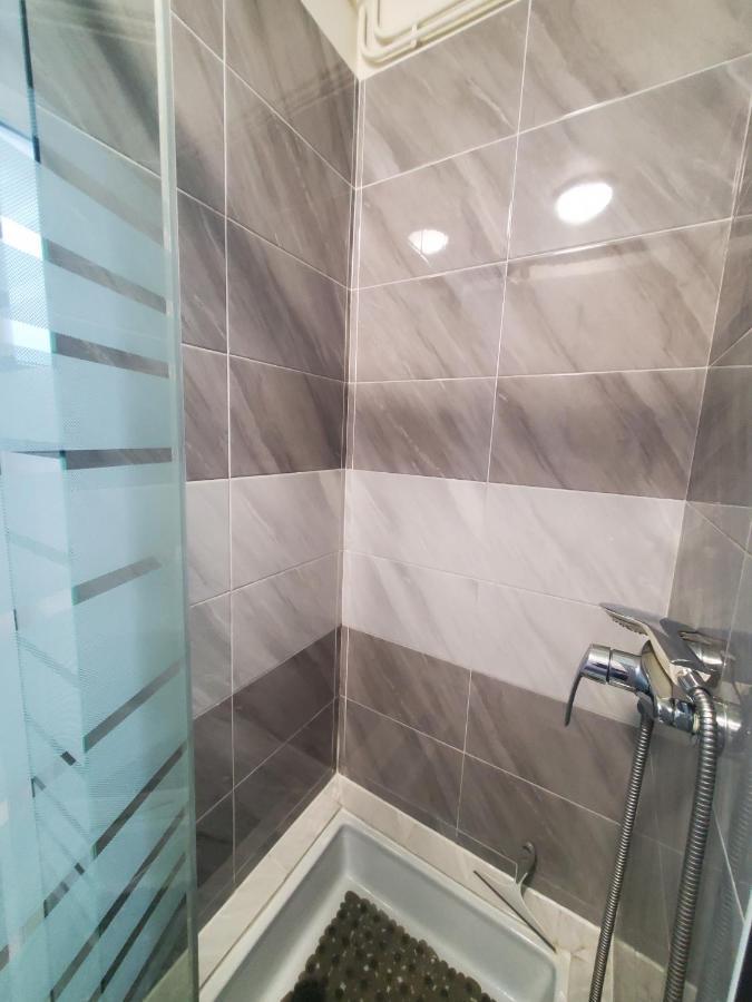 Appartement Port T2 58m2 Climatise Avec Terrasse, Parki *