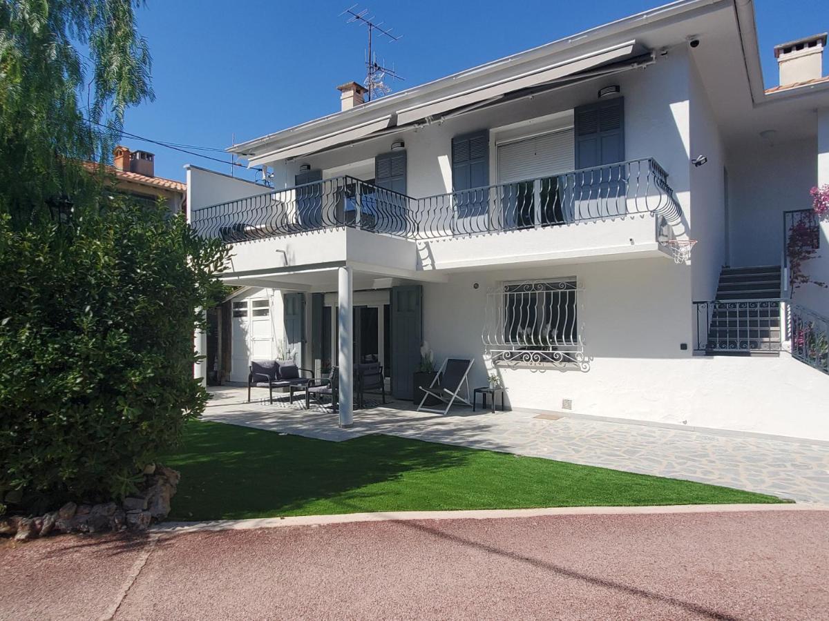 Appartement Port T2 58m2 Climatise Avec Terrasse, Parki Fréjus