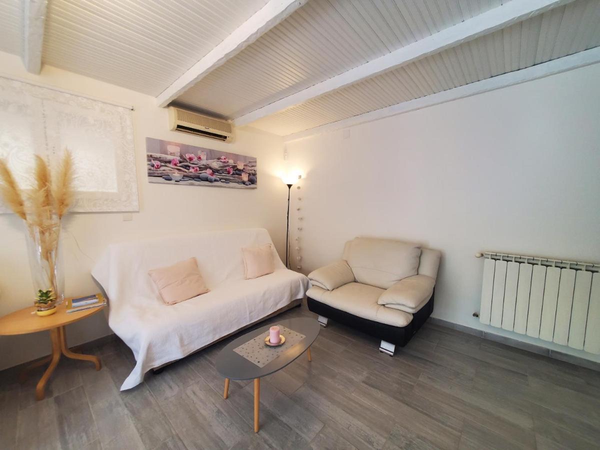 Appartement Port T2 58m2 Climatise Avec Terrasse, Parki